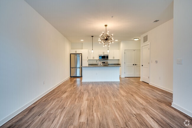 1BR, 1BA - 907SF