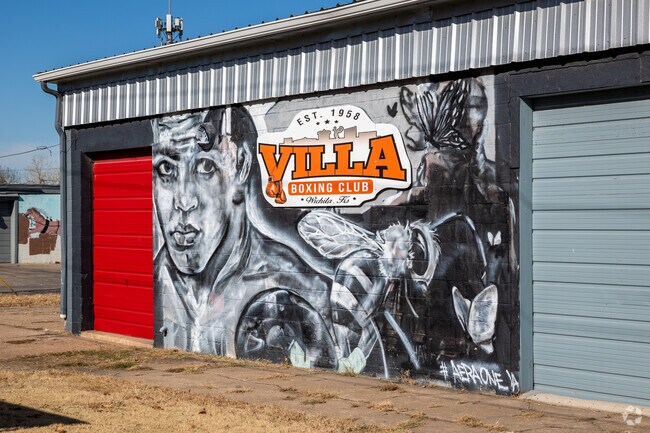 Practice your boxing skills at Villa Boxing Club in Planeview United.