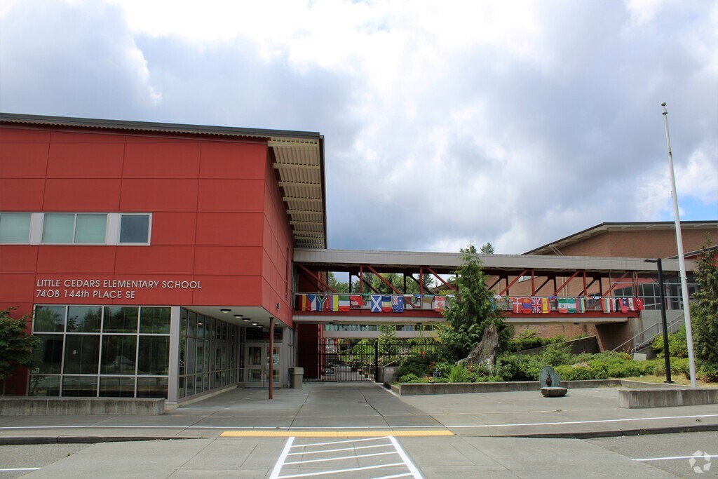 Little Cedars Elementary School in Outlying Snohomish County, Snohomish WA