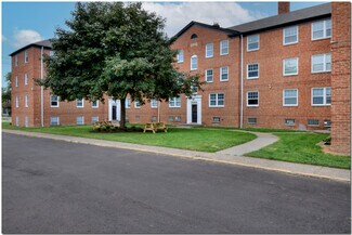 4027 Rocky River Dr, Cleveland, OH 44135