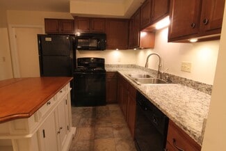 853 Thackeray Trail Unit 1, Oconomowoc, WI 53066