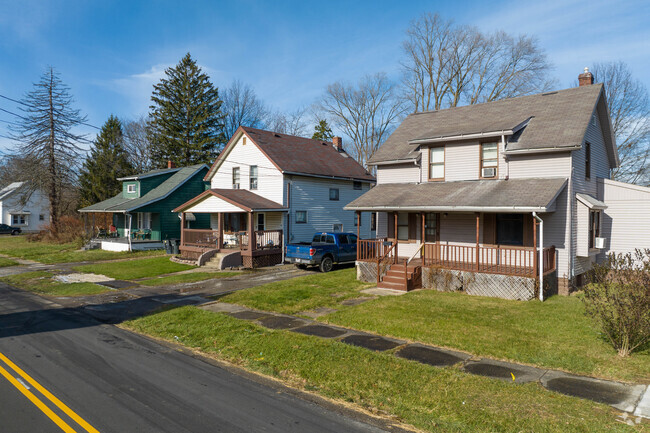 Calonial and Bungalows are common in the Willard neighborhood.
