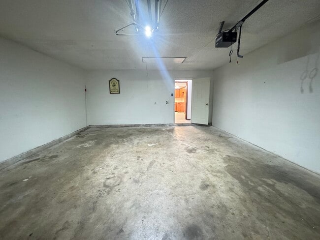 9915 Larkspur Ln unit 9915, Oklahoma City, OK 73159 - photo 3