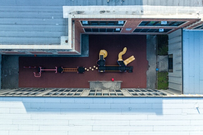 Barton Elementary School has an overall Niche grade of C.