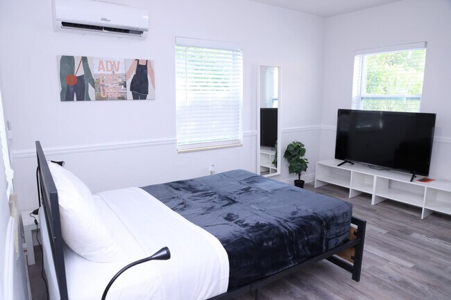 1109 Douglas Rd unit ID1056523P, Miami, FL 33135 - photo 4