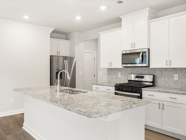 932 Penfold Point, Wellford, SC 29385 - photo 2