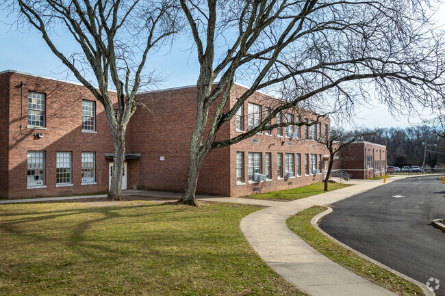 West End Elementary School in North Plainfield, NJ, received a C overall Niche grade.