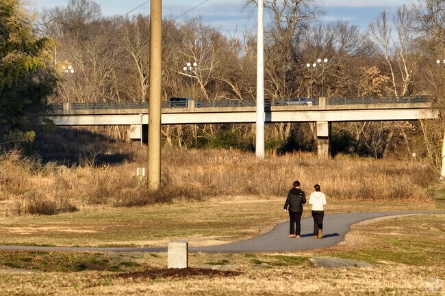 The walking trail at Appomattox Park.