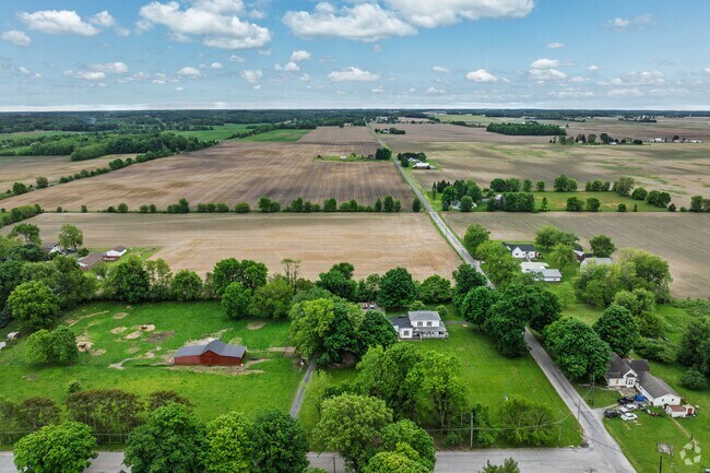 Multi-acre lots are common in the rural neighborhood Oakville.