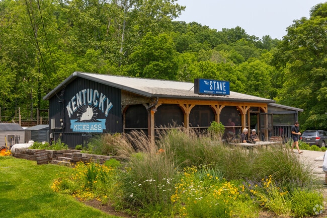 Clifton-McKees Crossroads diners head to The Stave for Southern cuisine, bourbon pairings, and a rustic dining experience.
