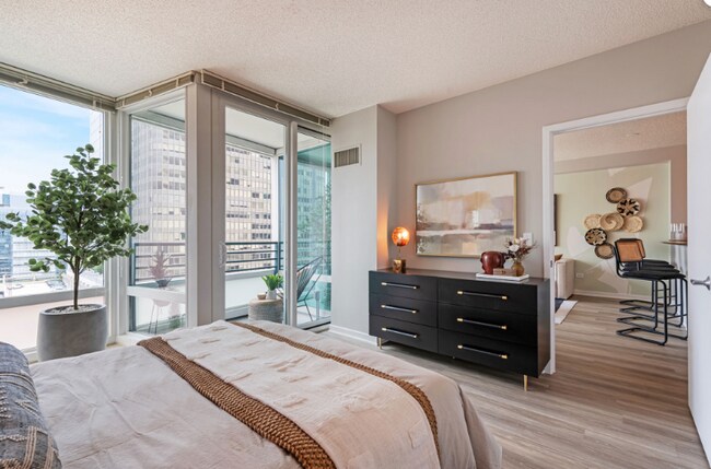 339 E Ohio St, Chicago, IL 60611 - photo 5