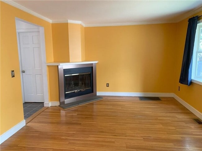 68 Locust St, Providence, RI 02906 - photo 3