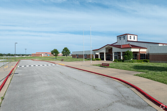 Hellstern Middle School has 781 students in sixth and seventh grade.