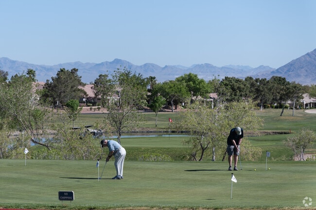 Desert Willow Golf Club in MacDonald Ranch is a hot spot of the neighborhood.