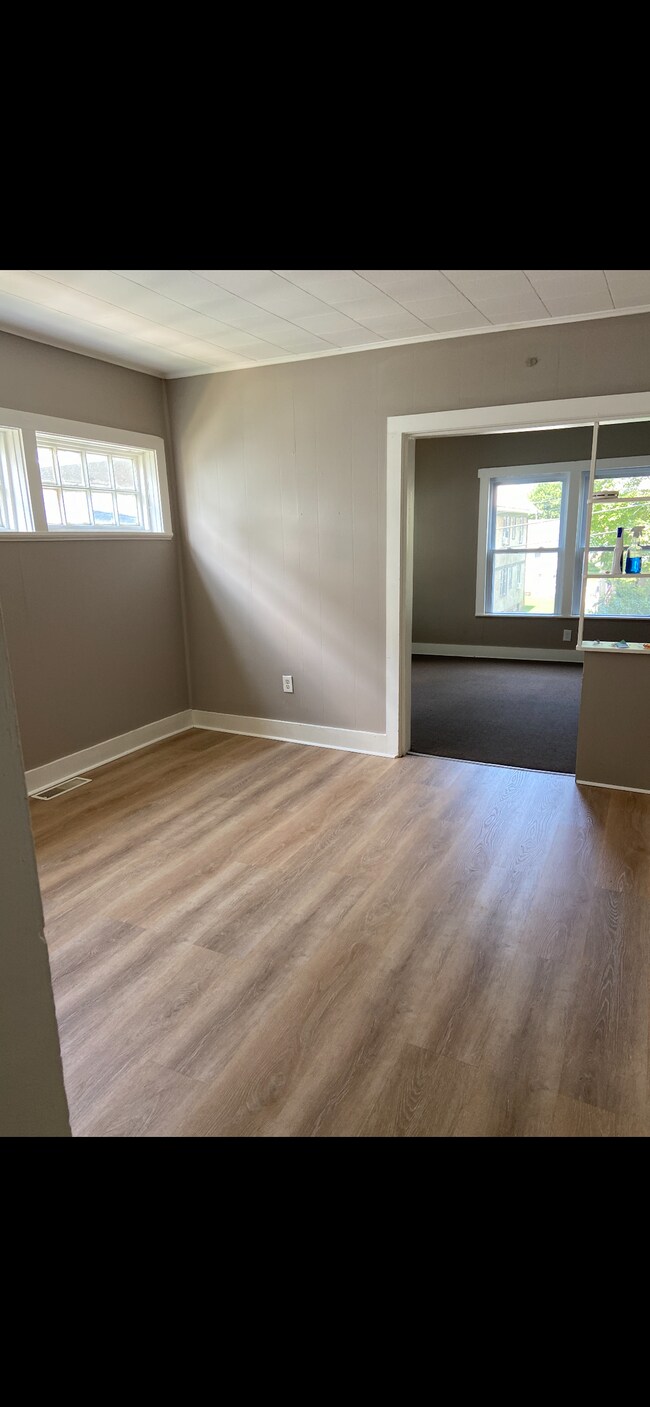 310 Cedar Place unit 2 bed room lower, East Rochester, NY 14445 - photo 4