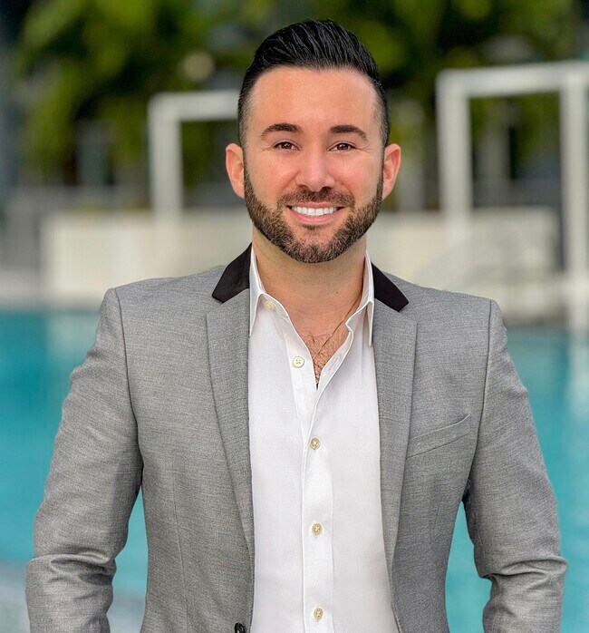 Agent Photo