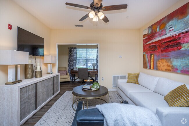 2BR, 2BA - 1,258SF - Living Room