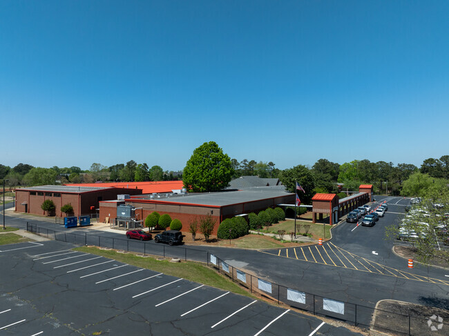Big Creek Elementary School is a PK and K-5th grade school.