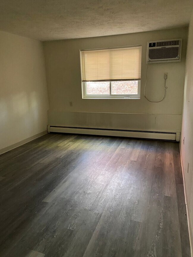 Residences at Riverside, Manchester, NH 03104 - photo 4