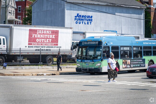 The SEAT Bus offers a great way to navigate Williams, CT’s neighborhood.