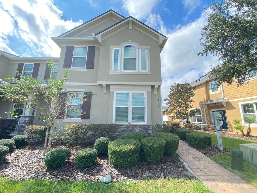 WINDERMERE TRAILS - 3BR/2.5BA PLUS DEN - W...