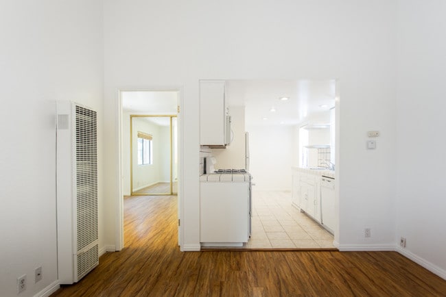 539 Venice Way unit 1, Venice, CA 90291 - photo 5