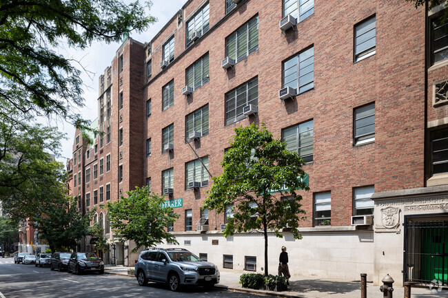 St. Vincent Ferrer High School: Where Lenox Hill's young women flourish.