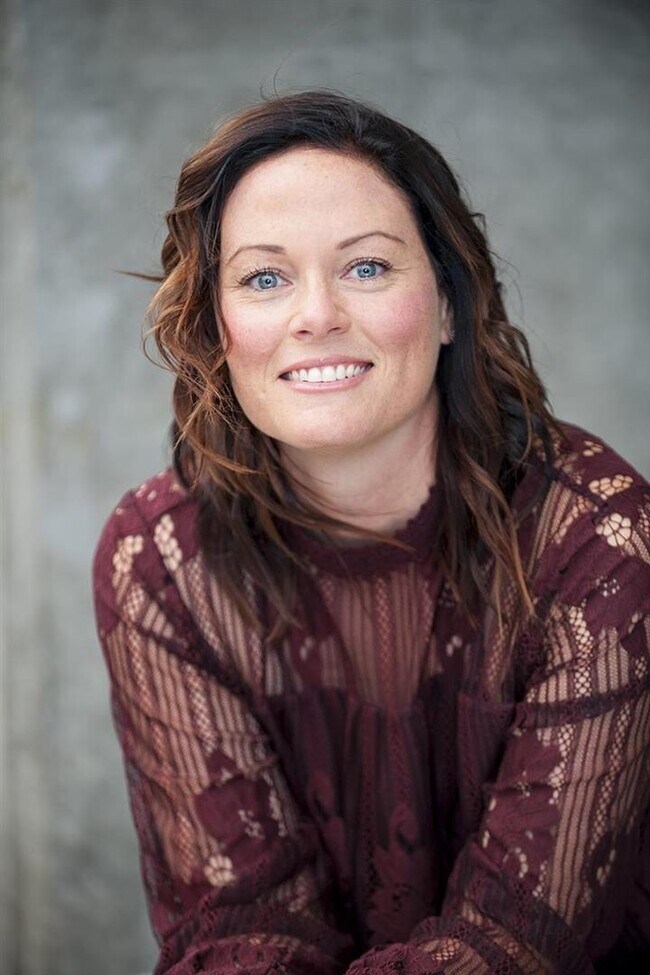 Lindsey Henderson