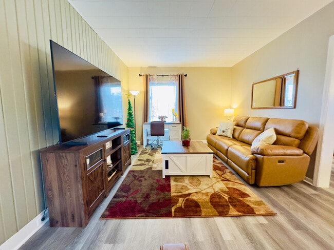 922 W Broadway St unit 1, Bradley, IL 60915 - photo 4