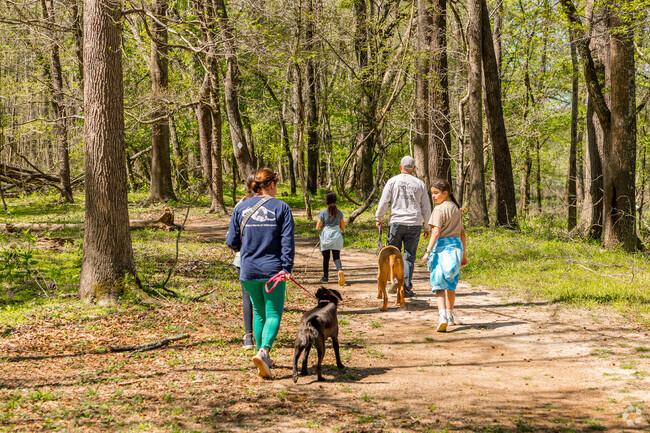 Dogs on leashes are allowed at Chattachoochie Bend State Park.