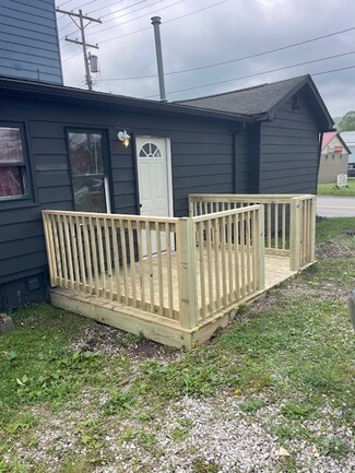 811 3rd St Unit Front Apt, New Martinsville, WV 26155