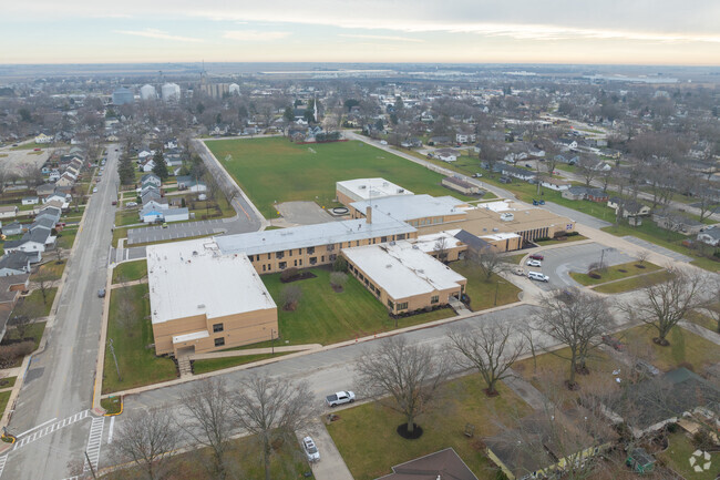 Manteno Middle School challenges and encourages children to learn.