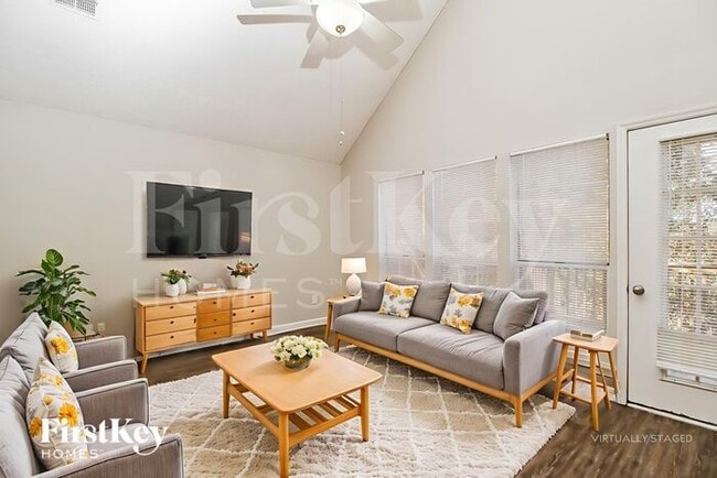 852 Shore Dr, Lithonia, GA 30058 - photo 3