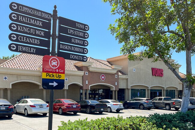 Explore Alta Loma Square, where local favorites and must-have services come together.