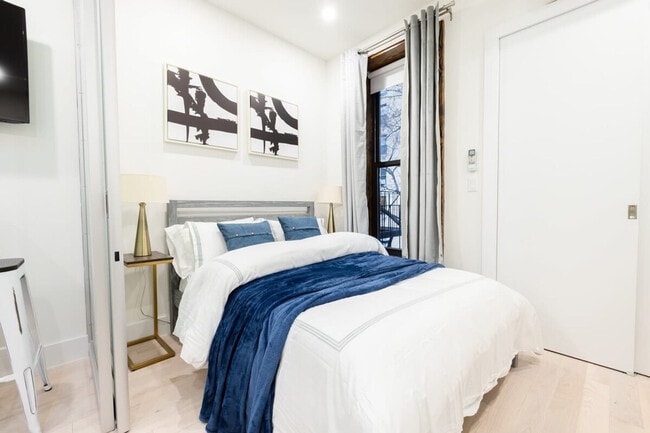 317 E 78th St unit FL4-ID1021972P, New York, NY 10075 - photo 3