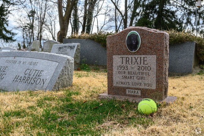 It's hard not to get choked up reading the touching tributes at the Hartsdale Pet Cemetery.