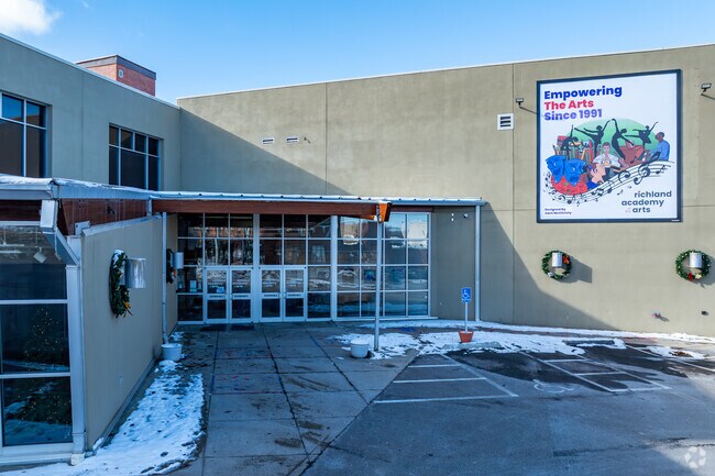 Fuel your creative passion in the heart of Mansfield at Richland Academy for the Arts.