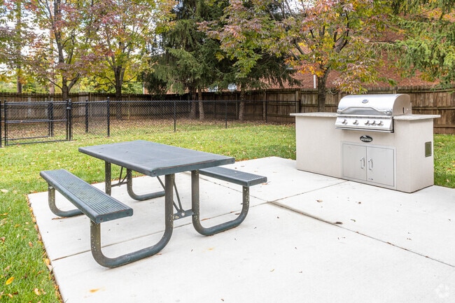 Grill & Picnic Area