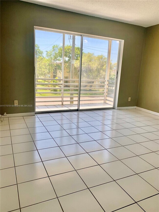 20201 NE 29th Ct, Aventura, FL 33180