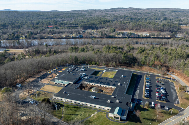 Hooksett Memorial School is a public school in Manchester serving grades 3-5.