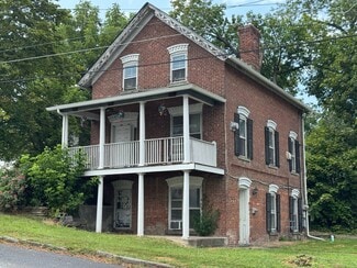 85 Montgomery St Unit 1, Saugerties, NY 12477