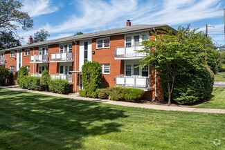 249 N Middletown Rd, Nanuet, NY 10954