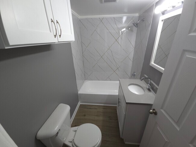 10906 N Woodstock St unit B, Huntley, IL 60142 - photo 5