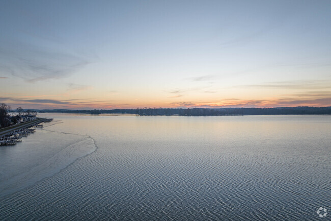 Buckeye Lake is near Union.
