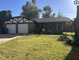 2313 NW 75th St, Lawton, OK 73505
