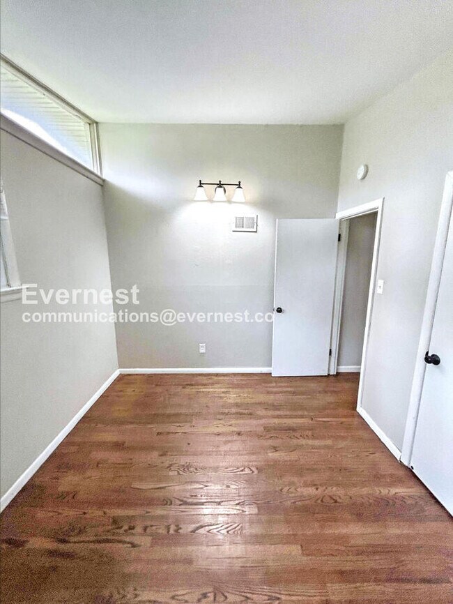 1130 Trampe Ave, Saint Louis, MO 63138 - photo 5