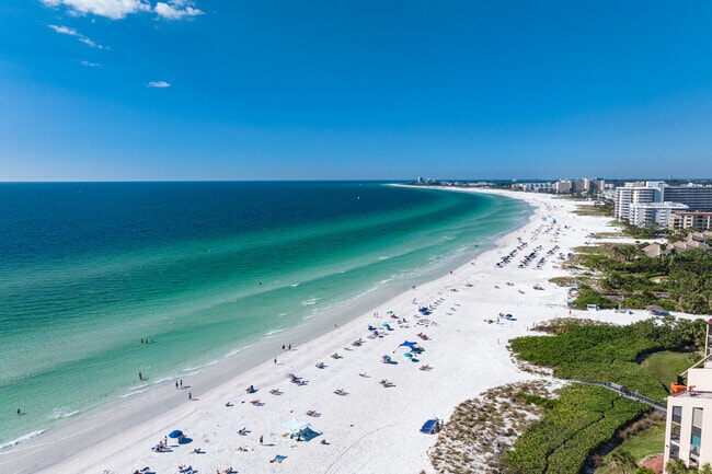 Siesta Key is known for its miles of beachfront with white quartz sand, and beautiful water.