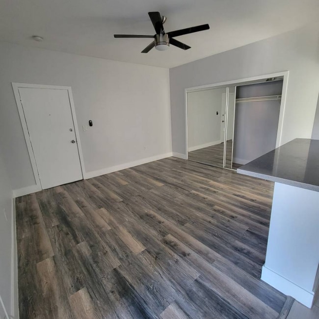 837 S Normandie Ave unit 201, Los Angeles, CA 90005 - photo 7