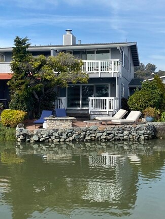 39 Royal Ct, San Rafael, CA 94901