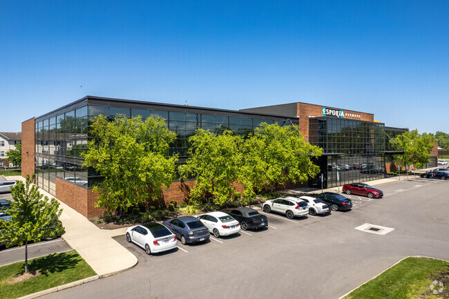 Esporta Fitness is located at the west side of the neighborhood right off of N. Hamilton Rd.
